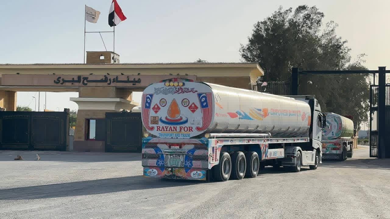 قافلة "زاد العزة" المصرية تحمل 3585 طن مساعدات إلى غزة