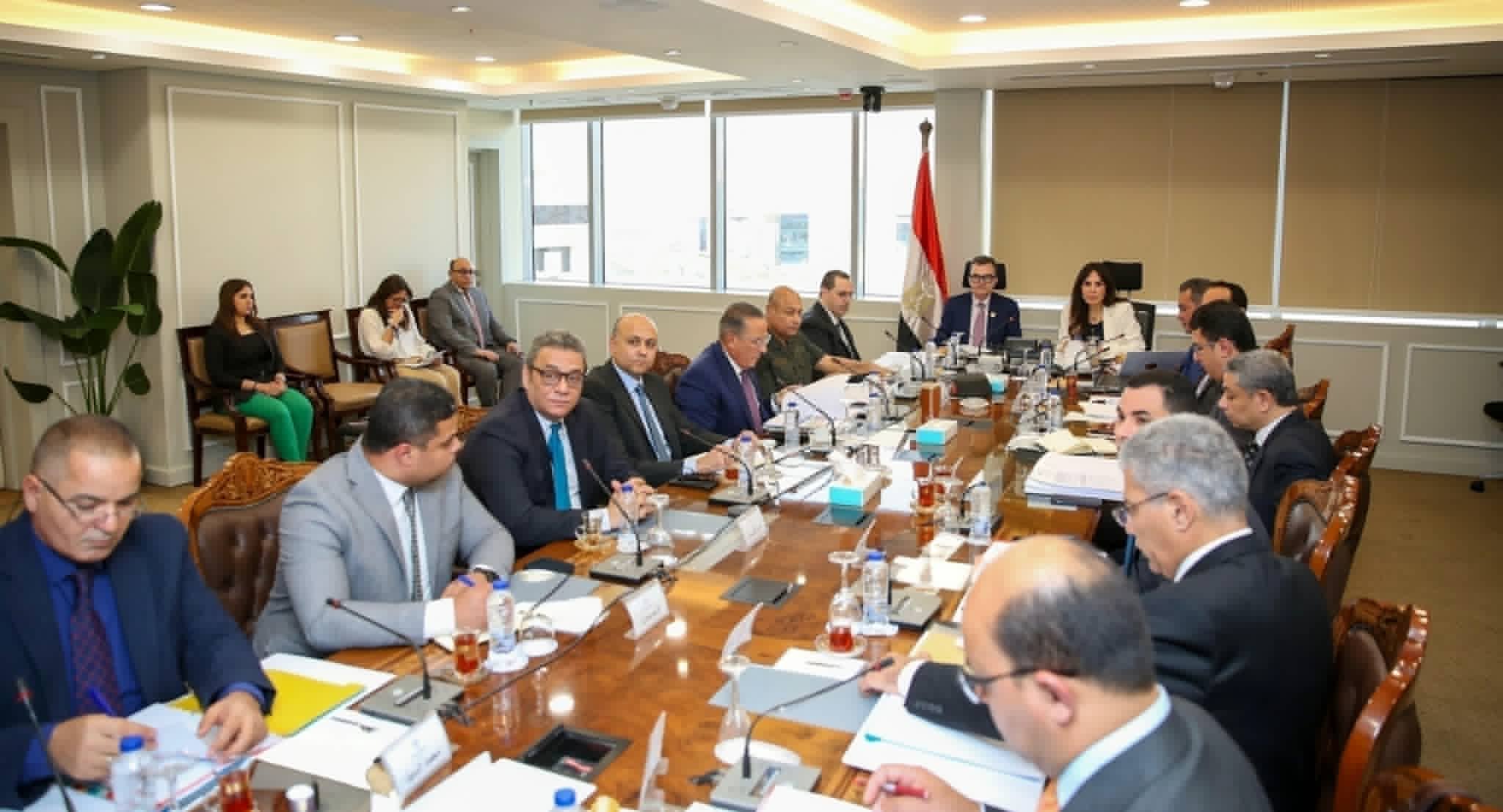 وزيرة الإسكان تؤكد تيسير الإجراءات لدعم الاستثمار السياحي في مصر