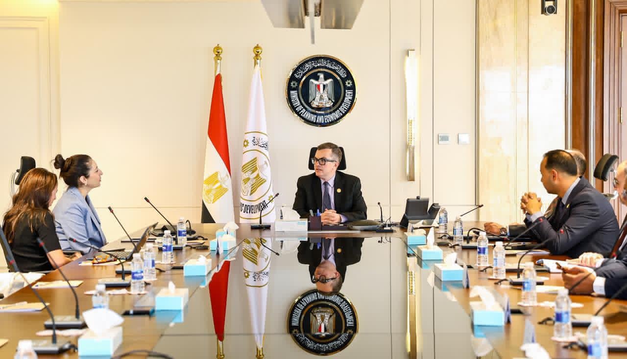وزير التخطيط يؤكد أهمية تأمين سلاسل الإمداد amid الجيوسياسية المتوترة