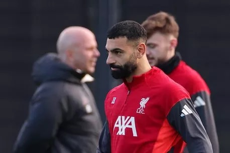 سلوت: أسلوب لعبنا سر تتويجنا بالدوري وصلاح كان سعيدًا به