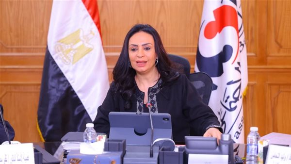 وزيرة التضامن تتابع استعدادات تصعيد حجاج الجمعيات إلى عرفات