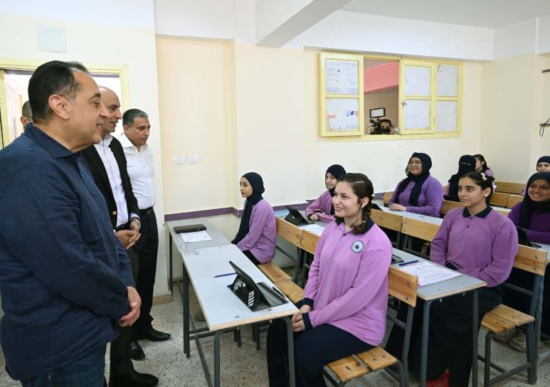 رئيس الوزراء يتفقد مجمع مدارس الجمهورية الجديدة في بولاق الدكرور