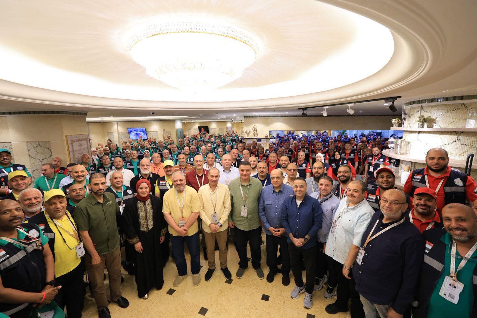 رئيس بعثة حج الجمعيات يراجع خطة تصعيد الحجاج إلى عرفات بمكة المكرمة