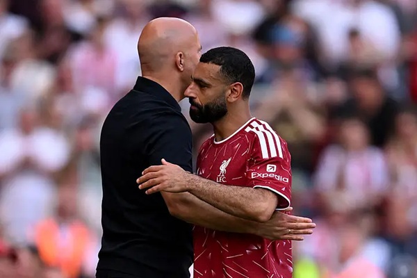 وداع مؤثر لمحمد صلاح في أنفيلد: لحظة تاريخية تنبض بمشاعر الوداع