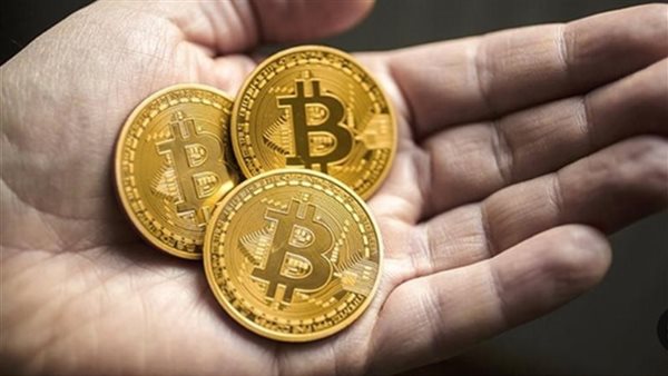 بيتكوين تهبط لأدنى مستوياتها منذ خمسة أسابيع وسط ضغوط اقتصادية متزايدة