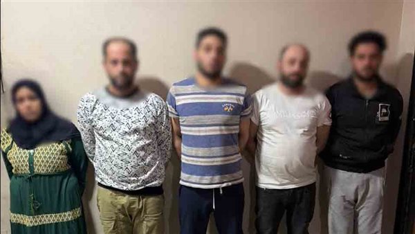 ضبط تشكيل عصابي لبيع سبائك وجنيهات ذهب مزيفة في القاهرة والغربية