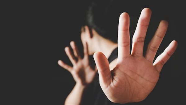 عقوبات صارمة لجرائم التحرش في الأماكن العامة: الحبس يصل إلى 7 سنوات