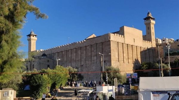 الاحتلال الإسرائيلي يغلق المسجد الإبراهيمي ويمنع المصلين من الوصول إليه