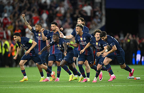 باريس سان جيرمان يتوج بلقب دوري أبطال أوروبا بعد انتصار مثير على أرسنال