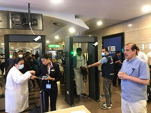 نائب وزير الصحة يتفقد جاهزية الحجر الصحي بمطار القاهرة لاستقبال الحجاج