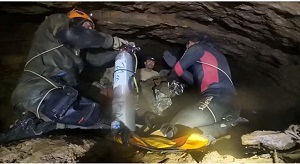 أمطار غزيرة تعرقل جهود إنقاذ مفقودين في كهف لاوس