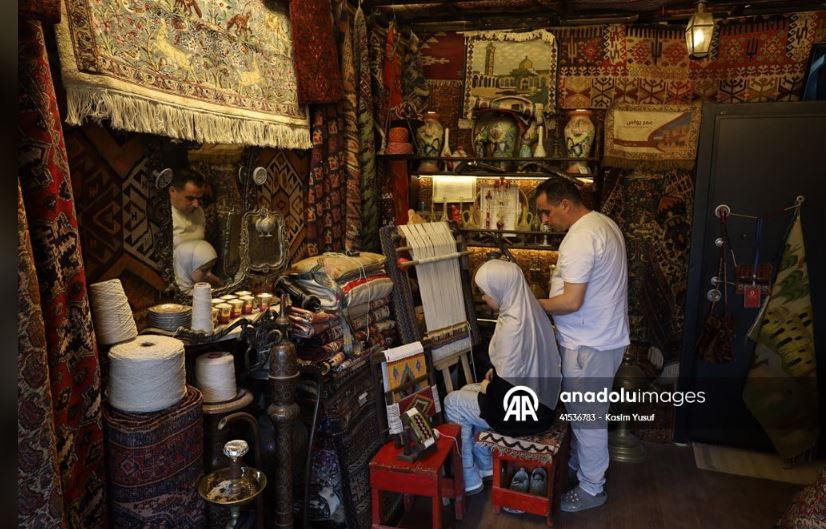 أنامل حلب تصنع السجاد اليدوي وتحافظ على التراث العريق