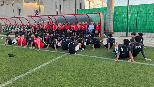 وليد درويش يحفز ناشئي المنتخب قبل مواجهة المغرب في برونزية إفريقيا