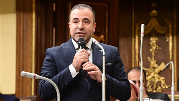 رئيس لجنة الاتصالات يكشف تفاصيل قانون السوشيال ميديا للأطفال