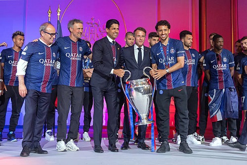 ماكرون يتعهد بالتصدي لأعمال الشغب بعد فوز باريس سان جيرمان بدوري الأبطال