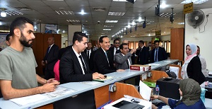 رئيس هيئة الاستثمار يزور مركز خدمات المستثمرين ويؤكد على التحول الرقمي