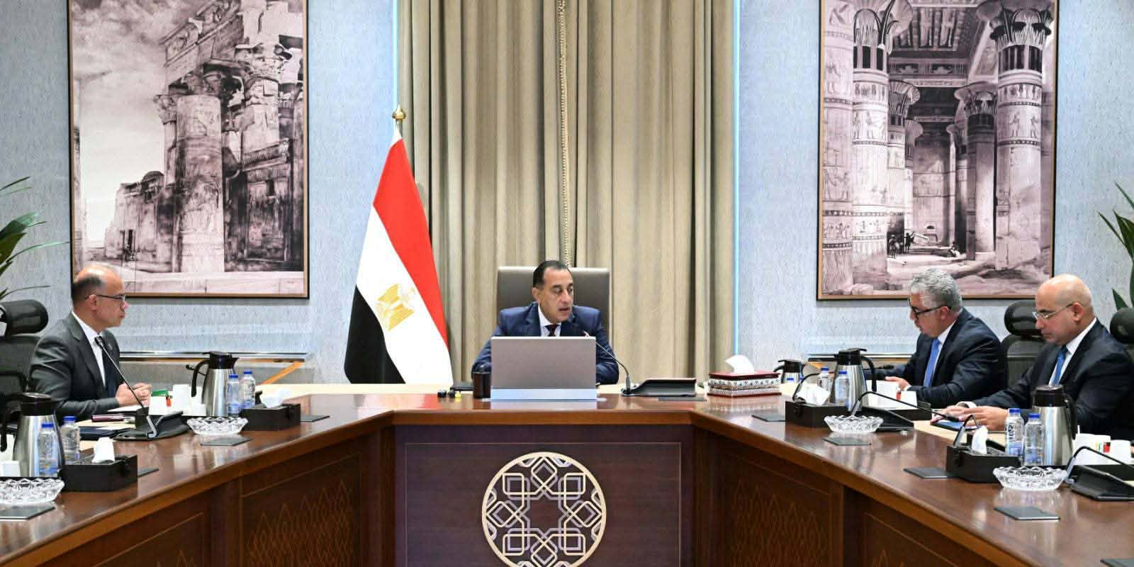 رئيس الوزراء يستعرض خطة إنشاء مركز لوجيستي عالمي بقناة السويس