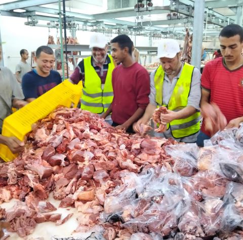 وزارة الأوقاف تبدأ توزيع لحوم الأضاحي ضمن مشروع صكوك الأضاحي