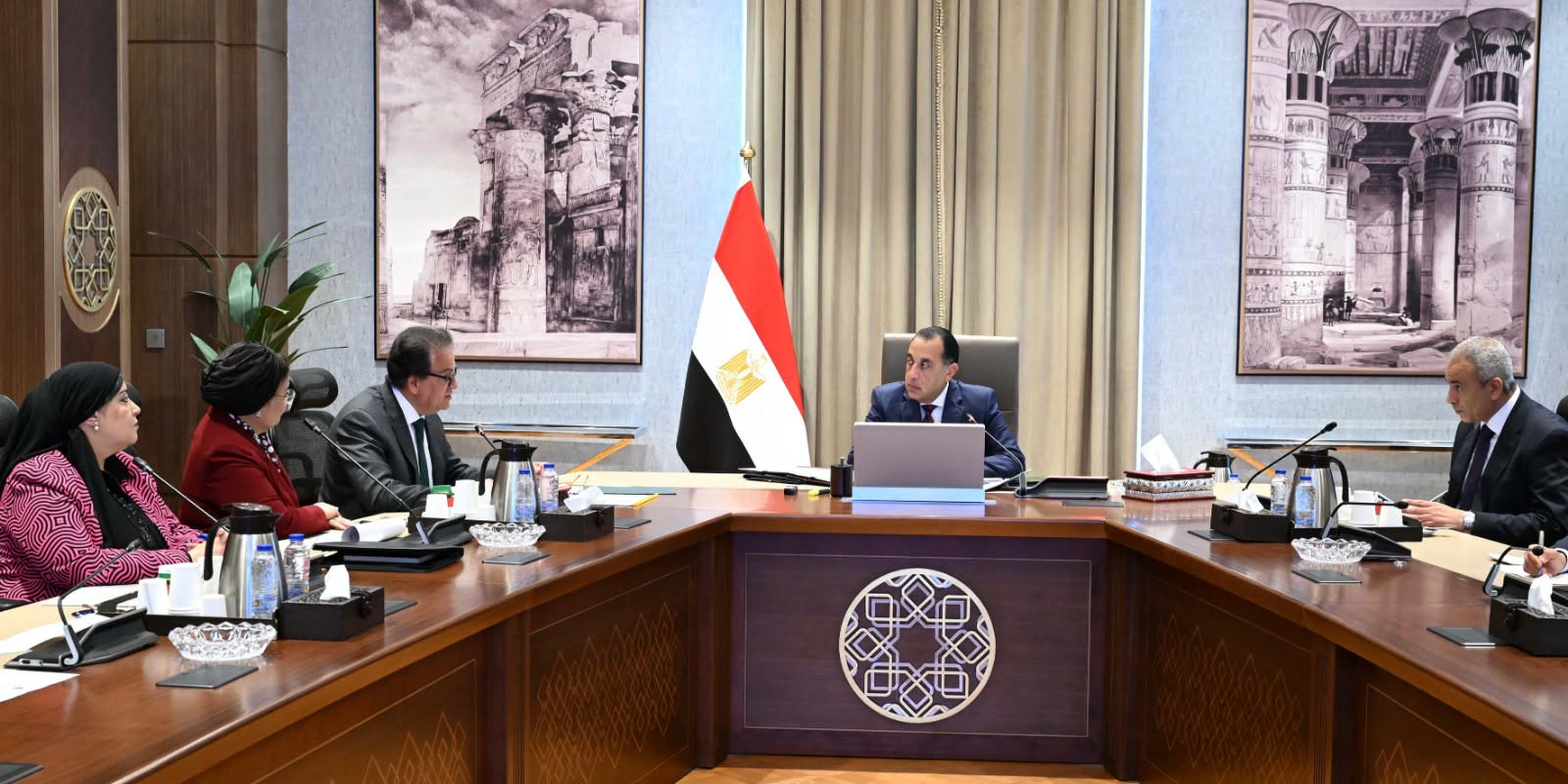 رئيس الوزراء يترأس اجتماعًا لمتابعة حوكمة صرف ألبان الأطفال المدعمة