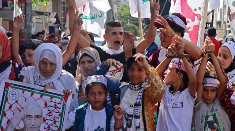 وقفة في غزة تضامناً مع الأسرى الفلسطينيين رغم التحديات المستمرة