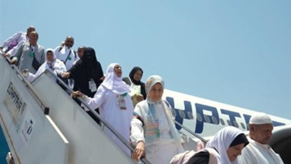 مصر للطيران تنظم رحلات خاصة لعودة الحجاج من فلسطين وغينيا ومالي
