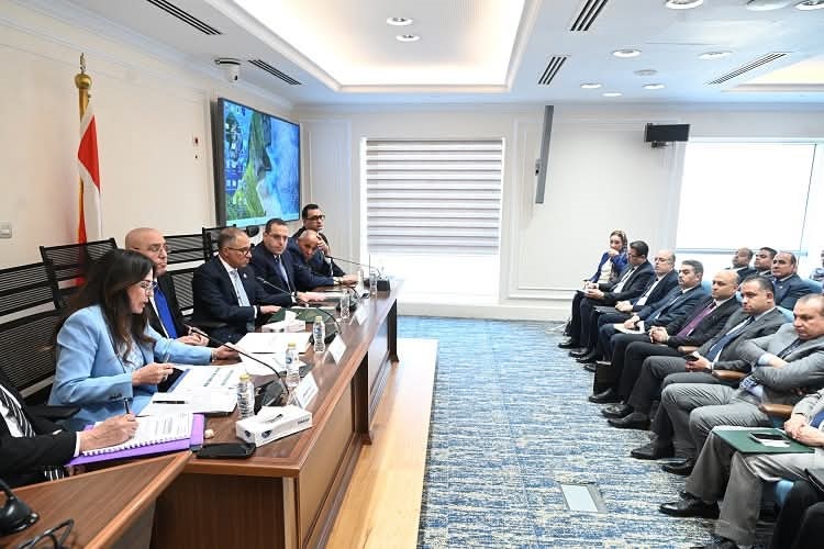 وزيرة الإسكان تعرض رؤية الحكومة لتنظيم السوق العقارية في اجتماع بمجلس النواب