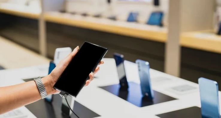 100 مليون مستخدم في سوق الهواتف المصرية.. خطة لتوطين الصناعة والتصدير في 2027