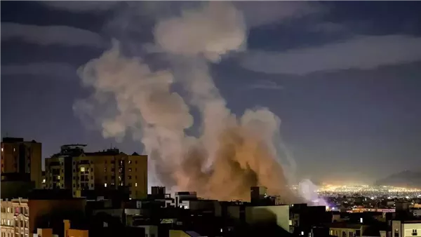 تصعيد عسكري في الخليج: انفجارات في إيران بعد الضربات الأمريكية