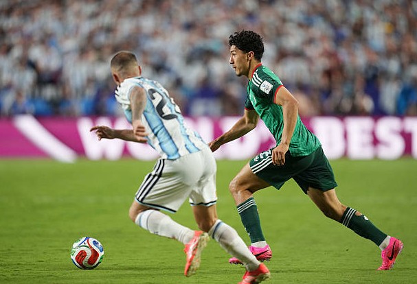 ميسي يُبدع ويقود الأرجنتين لفوز ساحق على الجزائر في كأس العالم 2026