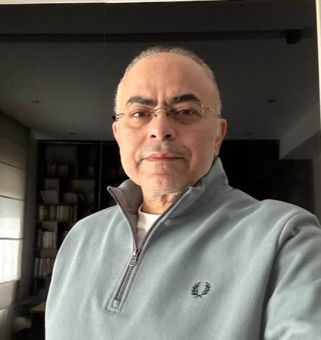 عمرو سمير عاطف يرد على الانتقادات حول نهاية "ورد على فل وياسمين"