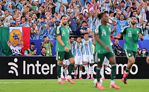 سكالوني يخطط لتعديلات دفاعية قبل مواجهة الأرجنتين مع النمسا