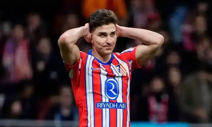 خوليان ألفاريز يطلب الرحيل عن أتلتيكو مدريد بحثًا عن تحديات جديدة