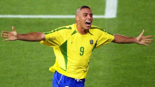 جيمي لفيلينج يعد بقص شعره على طريقة رونالدو إذا أحرزت ألمانيا كأس العالم