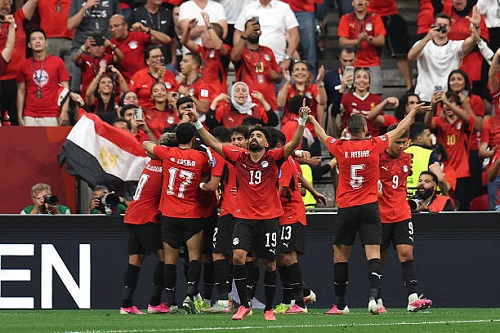 تعادل مثير بين مصر وإيران في شوط أول من كأس العالم
