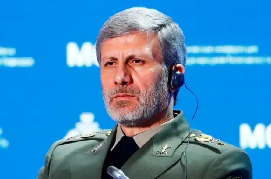 قائد الجيش الإيراني: سنثأر لمقتل المرشد خامنئي