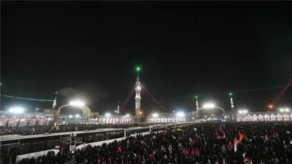 حشود غفيرة تشيع جثمان المرشد الإيراني علي خامنئي في قم