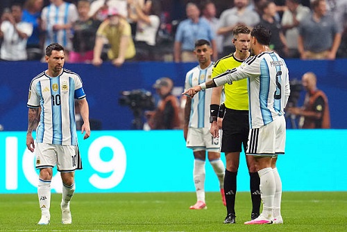 دونجا: منتخب مصر كان الأقرب للفوز لولا الأخطاء التحكيمية