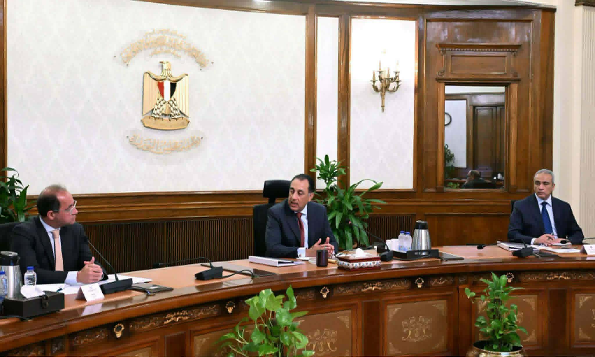 رئيس الوزراء يتابع تنفيذ مشروعات الطاقة الجديدة والمتجددة لتحقيق التنمية المستدامة