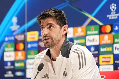 ريال مدريد يحدد موقفه من حراسة المرمى ويستمر في دعم كورتوا ولونين