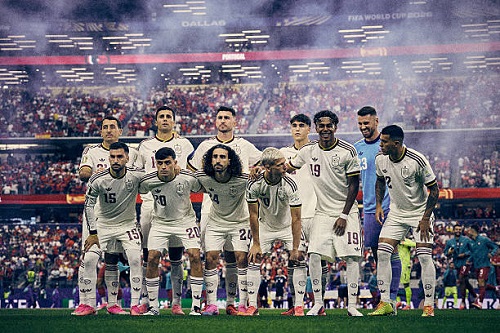 إسبانيا تواجه فرنسا في نصف نهائي كأس العالم بزيها الأبيض