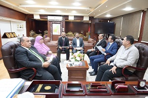 محافظ الغربية يستمع لشكاوى المواطنين ويؤكد على تحسين الخدمات