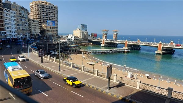 نشاط للرياح وأمواج مرتفعة على شواطئ مصر غداً