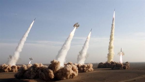 الحرس الثوري الإيراني يعلن استهداف مواقع أمريكية رداً على العدوان