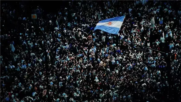 الأرجنتين تحتفل بجنون بعد التأهل لنهائي كأس العالم 2026