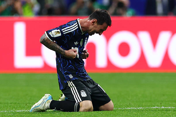 ميسي يتطلع لتاريخ جديد في نهائي كأس العالم ضد إسبانيا