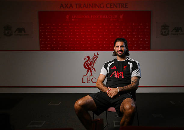 ليفربول يمدد عقد سوبوسلاي حتى 2031 لتعزيز صفوف الفريق