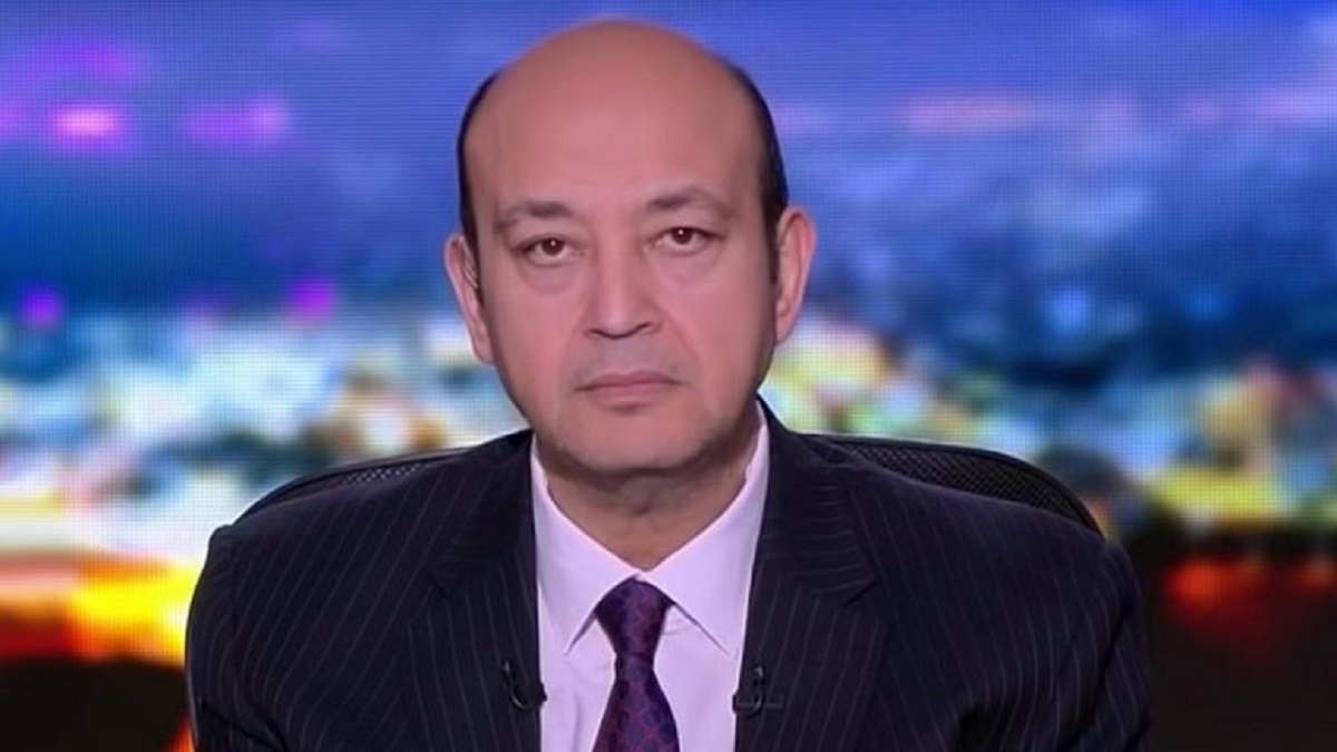 عمرو أديب يثير جدل ملكية البحر في الساحل الشمالي