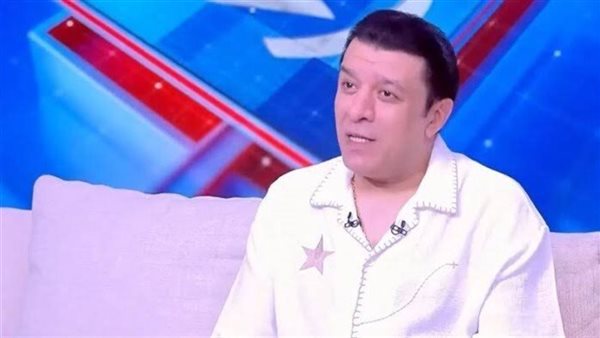 مصطفى كامل يكشف تفاصيل لافتة "ممنوع دخول التليفون" وإيقاف "التياترو"