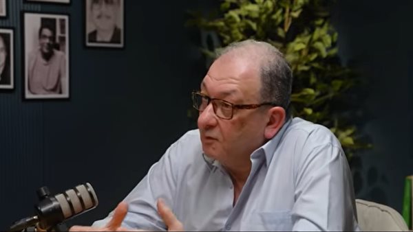 هاني فوزي يكشف تفاصيل مشواره السينمائي وحقيقة فصل "بحب السيما" عن "بالألوان الطبيعية"