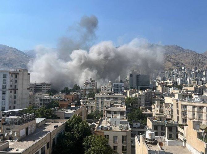 سفير أمريكي سابق: قصف إيران لن يجدي نفعًا في تحقيق الأهداف